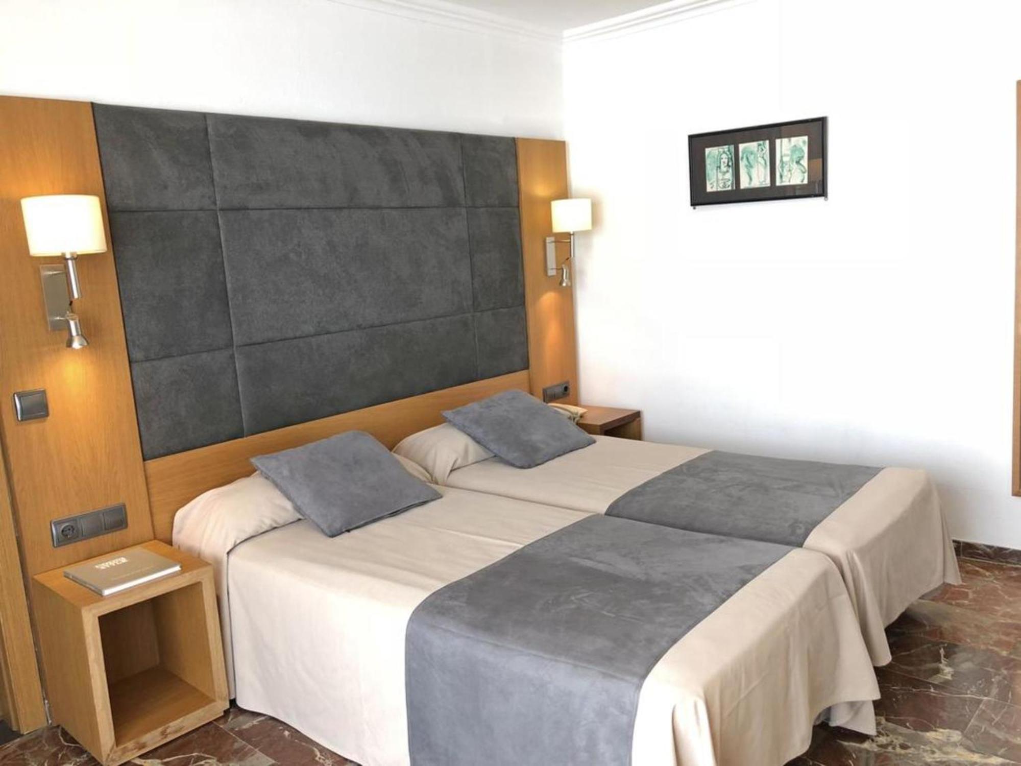 Double or Twin Room,1088464147:JPEG